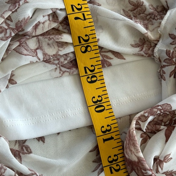 Chic White Maxi Dress with Brown Floral Design - Picture 11 of 12